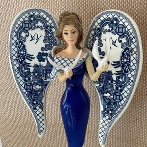 Figurine Blessings for Two Lovers from Hamilton Angels of Blue Willow Collection